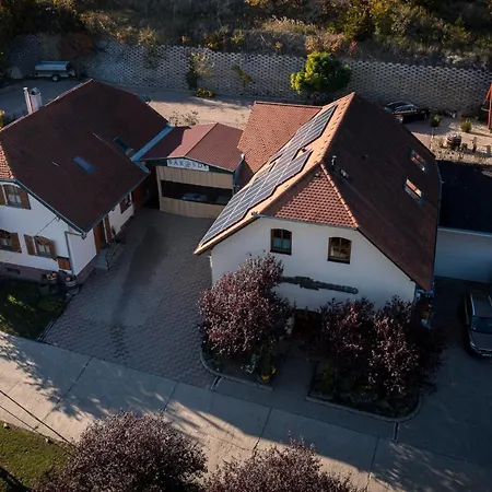 Sarosdi Pince Es Panzio Szekszárd