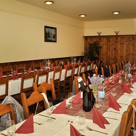 Frühstückspension Sarosdi Pince Es Panzio Szekszárd