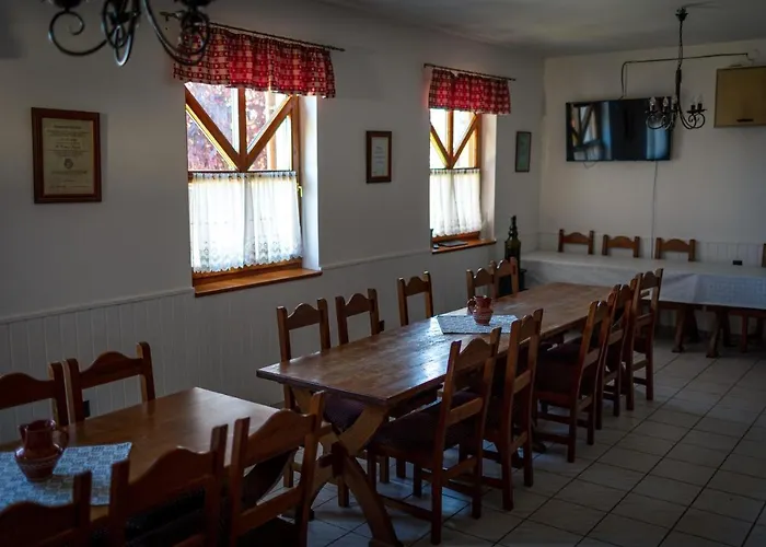 Sarosdi Pince Es Panzio * Szekszárd