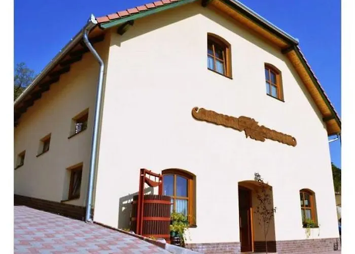 Hotel Sarosdi Pince Es Panzio