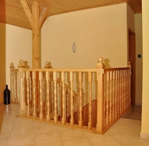 Hotel Sarosdi Pince Es Panzio